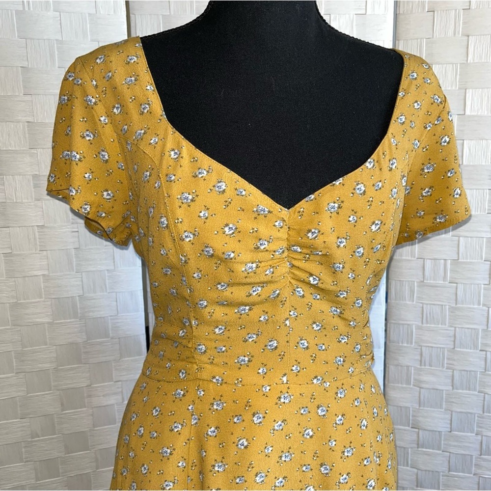 Abercrombie And Fitch Womens Yellow Floral Tie Back Dress Size Small Ditsy Flowy - Picture 2 of 13